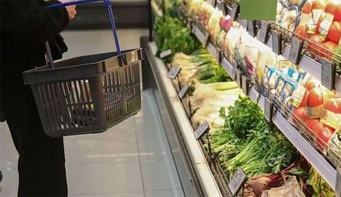 Η νέα λίστα των 704 προϊόντων με μείωση έως 24% στα σούπερ μάρκετ