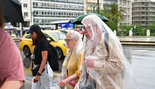 Καιρός σήμερα: Kαταιγίδες, χαλάζι και θυελλώδεις άνεμοι – Στους 32 βαθμούς η θερμοκρασία
