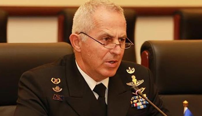 Χωρίς το εθνόσημο πλέον οι στολές των αξιωματικών