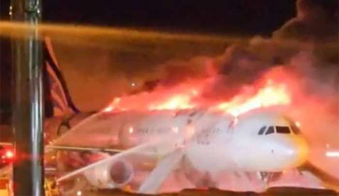Πανικός σε αεροδρόμιο της Νότιας Κορέας από φωτιά σε αεροπλάνο με επιβάτες