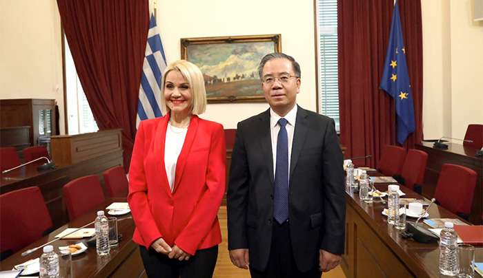 Συνάντηση Μίκας Ιατρίδη στη Βουλή των Ελλήνων με τον ομόλογo της Αντιπρόεδρο της Επιτροπής Προϋπολογισμού της Κίνας, κ. He Chengjoun.