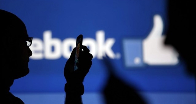 To Facebook δοκιμάζει κουμπί «buy»