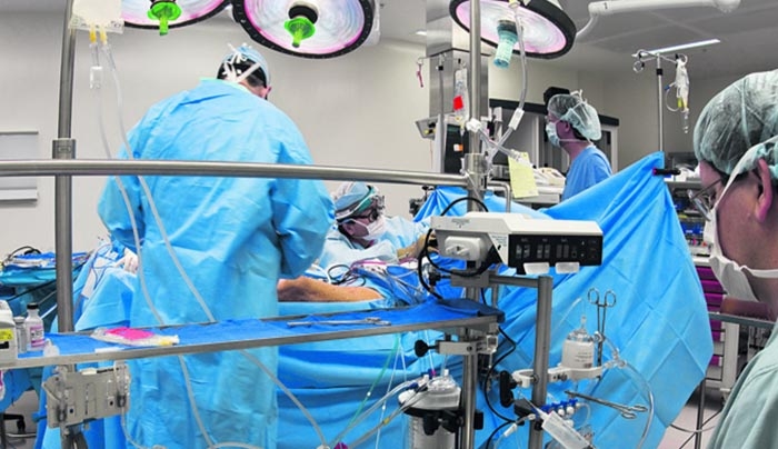 Χειρούργησαν εγκέφαλο με ξύπνιο τον ασθενή στην Κρήτη