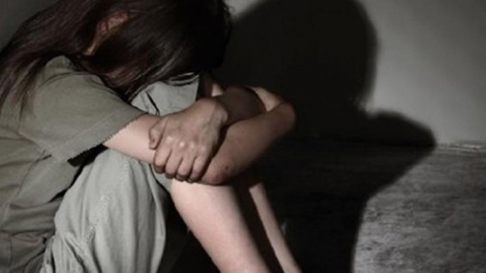 Σοκ στην Ιεράπετρα: Βίντεο κατέγραψε δάσκαλο να ασελγεί σε μαθήτριες του