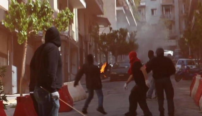 Βίντεο από την επίθεση αναρχικών στο ΑΤ Εξαρχείων