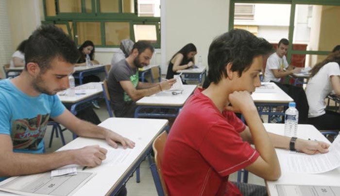 Δεν έχουν τέλος οι ανατροπές για τις εξετάσεις