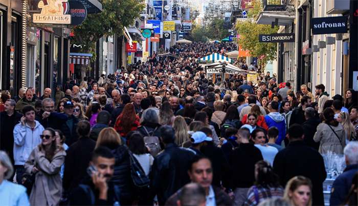 Παραμονή Χριστουγέννων: Το ωράριο μαγαζιών, σούπερ μάρκετ και εμπορικών κέντρων