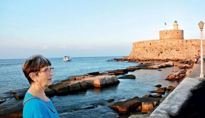 Theresa Jette Enevoldsen, ταξιδιώτισσα βραβευμένη από τον Δήμο Ρόδου