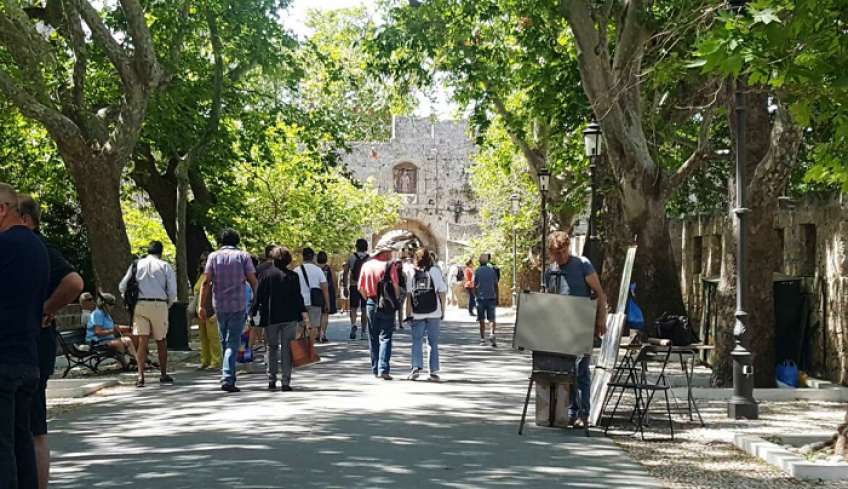 Πού οφείλεται η αύξηση του μόνιμου πληθυσμού σε Ρόδο και Κω