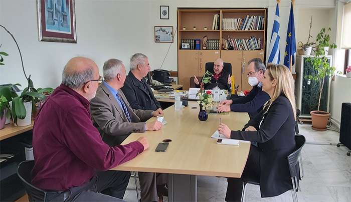 Συνάντηση εργασίας του Αντιπεριφερειάρχη  Παιδείας και Διά Βίου Μάθησης κ. Γιάννη Κρητικού  με τον Περιφερειακό Διευθυντή Εκπαίδευσης Νοτίου Αιγαίου και τους Διευθυντές Εκπαίδευσης Δωδεκανήσου