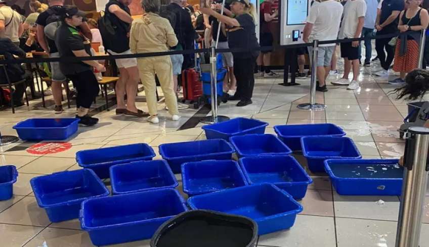 Ρόδος: Πλημμύρισε το αεροδρόμιο – Τριτοκοσμικές εικόνες, μαζεύουν τα νερά με κουβάδες