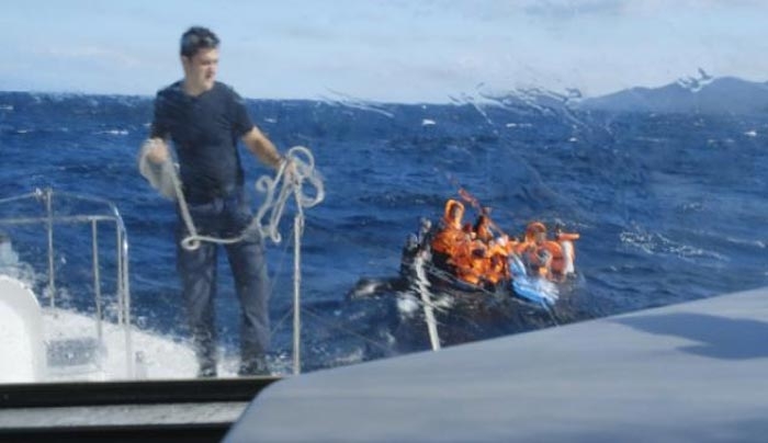 Δάκρυα κι ένα μεγάλο ΜΠΡΑΒΟ στους πρωταγωνιστές Λιμενικούς του 4,1 Μίλια! ΒΙΝΤΕΟ