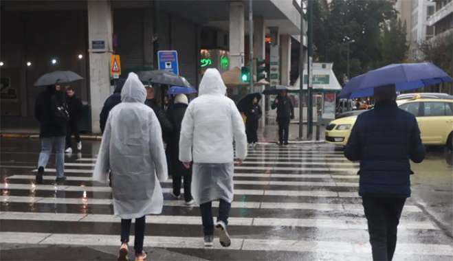 Καιρός σήμερα: Ισχυρά φαινόμενα σε πολλές περιοχές της χώρας μέχρι το απόγευμα – Θυελλώδεις άνεμοι στο Αιγαίο