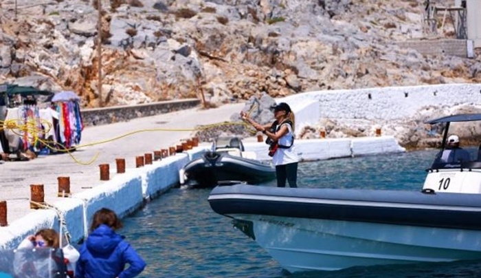 Στην ακριτική Ψέριμο έφτασαν οι εθελοντές και τα φουσκωτά της +πλευσης την 1η Μαίου 2018