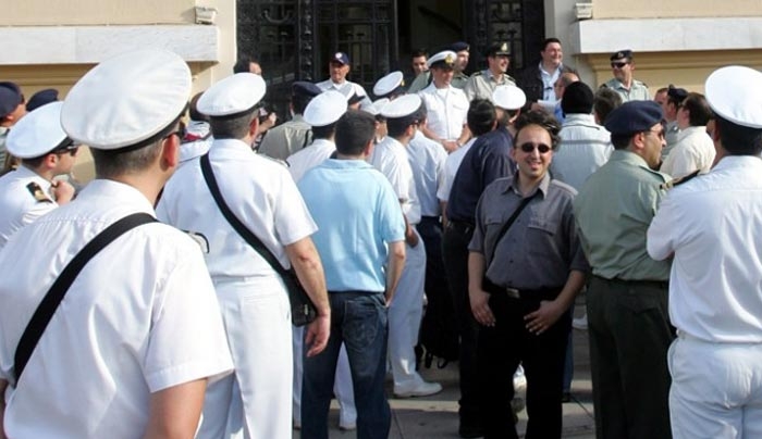 Ενιαίο μισθολόγιο ανάλογο με αυτό του Δημοσίου και για τα ειδικά μισθολόγια