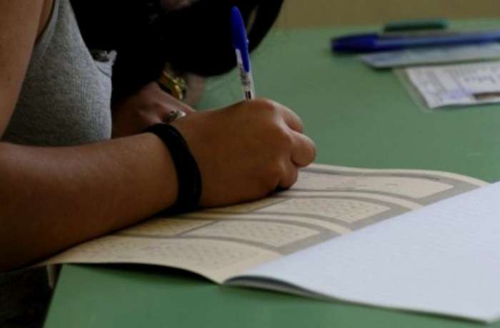 Πανελλήνιες: Σε ποια μαθήματα εξετάζονται σήμερα οι υποψήφιοι των ΕΠΑΛ
