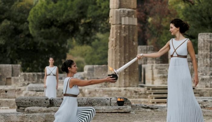 Χειμερινοί Ολυμπιακοί Αγώνες: Με το «εμπόδιο» της συννεφιάς έγινε η Αφή της Φλόγας [βίντεο]