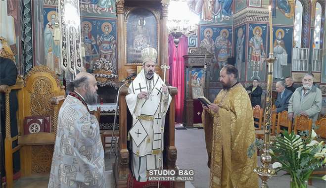 Η Κυριακή της Σταυροπροσκυνήσεως: Μια Θρησκευτική Εμπειρία στον Ιερό Ναό Αγίας Τριάδος - Μιδέας
