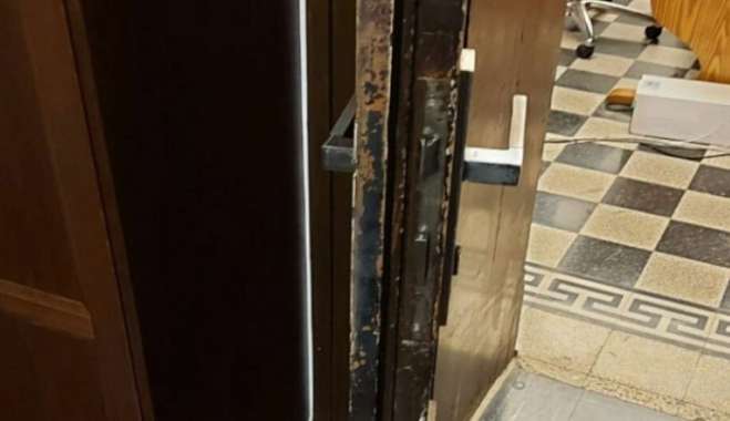 Αναζητούνται στο πλαίσιο του αυτοφώρου 50 άτομα για τις φθορές στο κτήριο της Περιφέρειας Ν. Αιγαίου