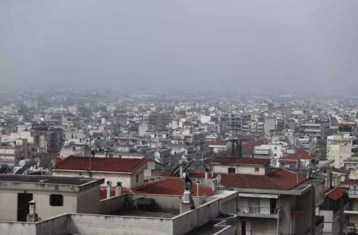 Καιρός σήμερα: Αφρικανική σκόνη πολύ αυξημένη στα νότια – Τοπικές λασποβροχές και μποφόρ