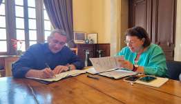 Υπογραφή Προγραμματικής Σύμβασης μεταξύ Υπουργείου Πολιτισμού, Περιφέρειας Νοτίου Αιγαίου και Ιεράς Μονής Αγίου Ιωάννου του Θεολόγου για τη συντήρηση των τριών ανεμόμυλων της Χώρας Πάτμου