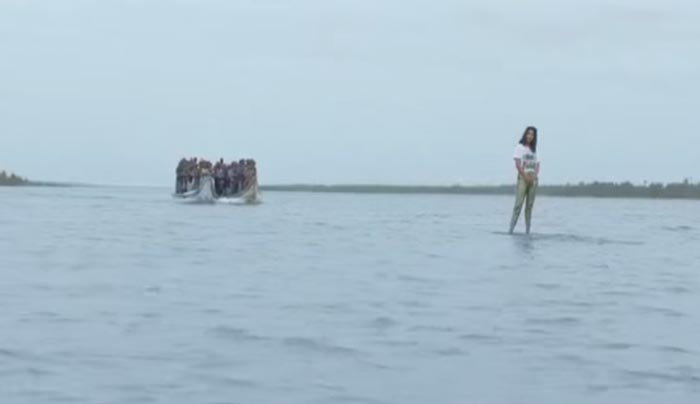 Με μία ομάδα μεταναστών στο νέο της clip η ΜΙΑ