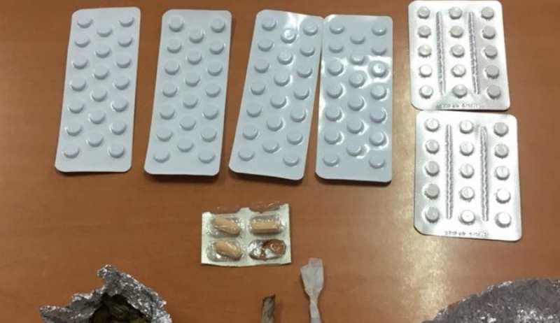 «Χειροπέδες» σε 44χρονο στη Λέρο που εντοπίστηκε με 113 ναρκωτικά χάπια