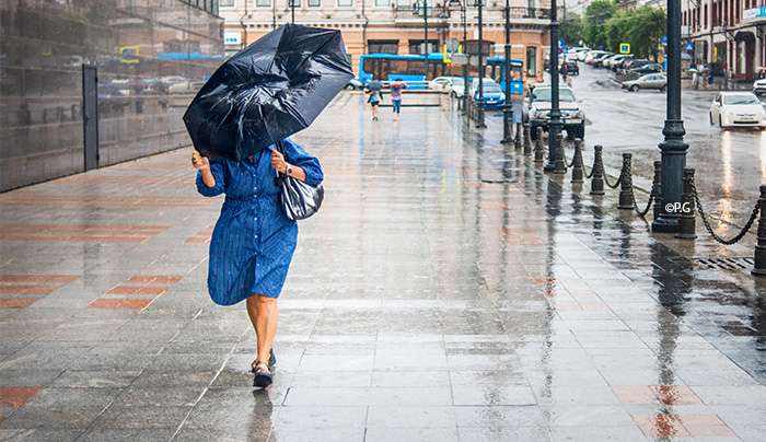 Καιρός σήμερα: Νεφώσεις παροδικά αυξημένες με τοπικές βροχές και στα δυτικά (κυρίως θαλλάσια τμήματα - Ιόνιο) μεμονωμένες καταιγίδες.