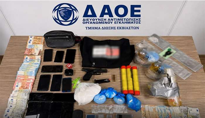 Δ.Α.Ο.Ε.: Εξαρθρώθηκε εγκληματική οργάνωση τα μέλη της οποίας διέπρατταν εμπρησμούς, εκρήξεις, εκβιάσεις, απόπειρες ανθρωποκτονίας, διακίνηση ναρκωτικών και παράνομη βία