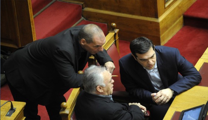 Γκρίζες ζώνες σε μισθούς, συντάξεις και ασφαλιστικό – Τι περιλαμβάνει “η λίστα Βαρουφάκη”