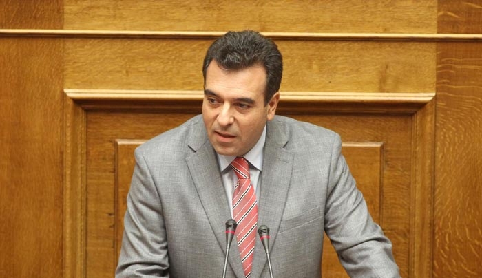 ΜΑΝΟΣ ΚΟΝΣΟΛΑΣ: «Ανεπαρκής και προβληματική η ΚΥΑ για την παραχώρηση χρήσης αιγιαλού και παραλίας»