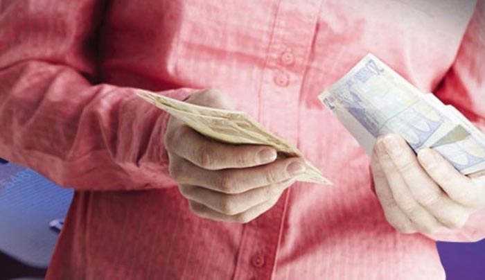 «Εγδυσαν» στην κυριολεξία Αφαντενό από τον οποίον απέσπασαν 185.000 πουλώντας του διάφορα παραμύθια!