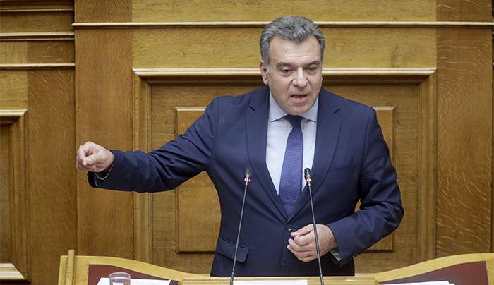 ΜΑΝΟΣ ΚΟΝΣΟΛΑΣ: «Δρομολογούνται οι διαδικασίες για τη διενέργεια δευτεροβάθμιου προσεισμικού ελέγχου στο κτίριο της Πυροσβεστικής στη Ρόδο»