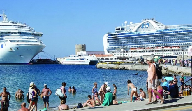 Τουρισμός: Τα «καμπανάκια» από τα στοιχεία της ΤτΕ για το '16 και οι... ελπίδες