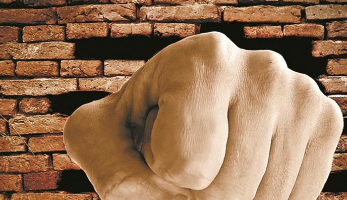 Καταδίκη 3 ετών σε Καλύμνιο για σωματικές βλάβες σε συντοπίτη του