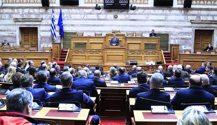 ΝΔ: 50 "γαλάζιοι" βουλευτές φλερτάρουν με την έξοδο - Ποιοι κινδυνεύουν να χάσουν την έδρα τους και ποιοι "κλειδώνουν" για επανεκλογή