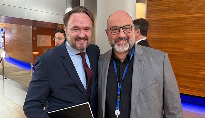 Χωρίς σπίτι, χωρίς γιατρούς, χωρίς πυροσβέστες: Σήμα κινδύνου για τα Ελληνικά νησιά – Παρέμβαση Αρναούτογλου στην Κομισιόν
