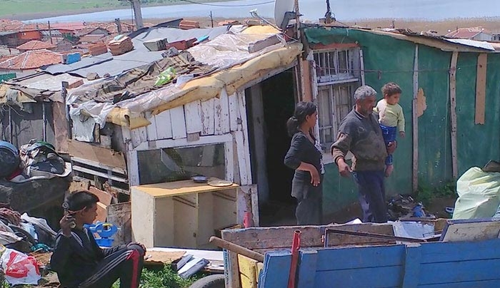 Ερευνα - σοκ: Πουλάνε τα παιδιά τους για λίγα ευρώ - Οταν τελειώσουν τα χρήματα πουλάνε άλλο βρέφος