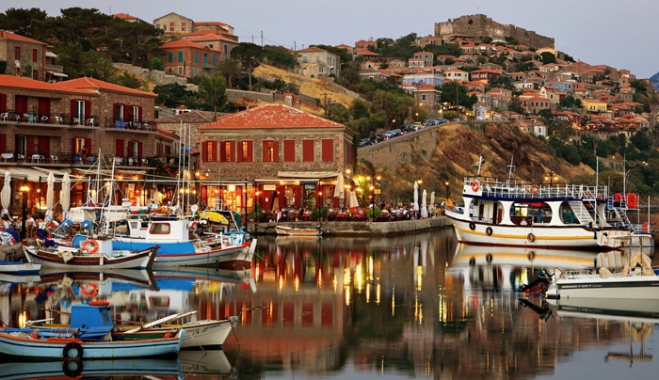 Γύρισαν το νέο τους τραγούδι στην Λέσβο για βοηθήσουν το νησί με τον δικό τους τρόπο #VisitLesvos