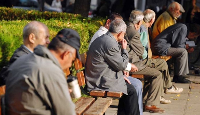 Μελέτη σοκ: Η Ελλάδα γερνάει και μικραίνει