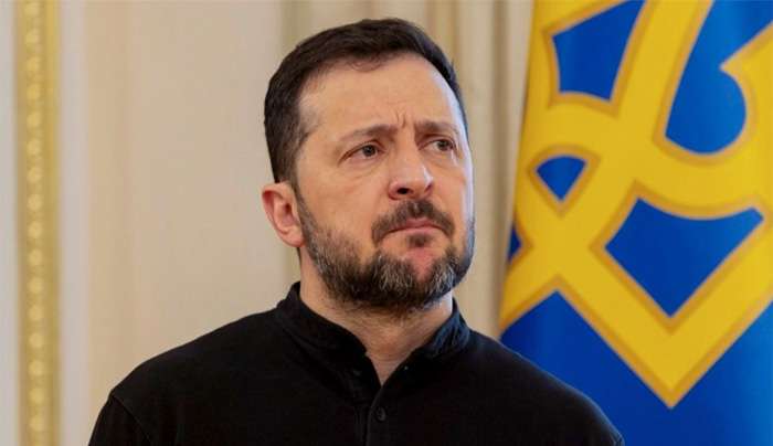 Ουκρανία: Το κοινοβούλιο δείχνει την πόρτα της εξόδου στον Ζελένσκι