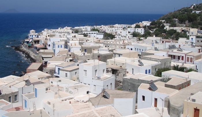 Οι θάλασσες της Σύρου γέμισαν… όπλα και πυρομαχικά