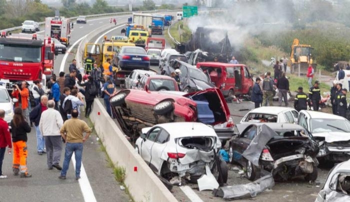 Τροχαία δυστυχήματα: Μια ελληνική γενοκτονία στην άσφαλτο