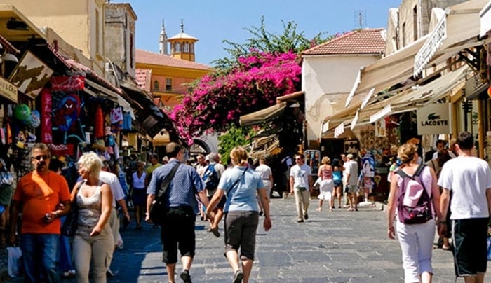 Τι συμβαίνει με τα στατιστικά του τουρισμού;