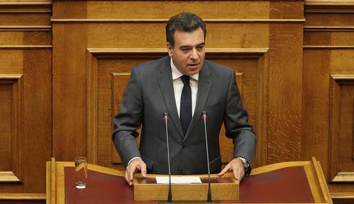 ΜΑΝΟΣ ΚΟΝΣΟΛΑΣ: «Να επαναλειτουργήσει το Σχολείο Δεύτερης Ευκαιρίας στην Κάρπαθο»