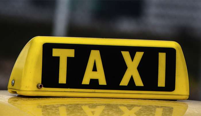 Ταξί: Πόσο αυξάνονται οι χρεώσεις από και προς τα αεροδρόμια σε Αθήνα και Θεσσαλονίκη
