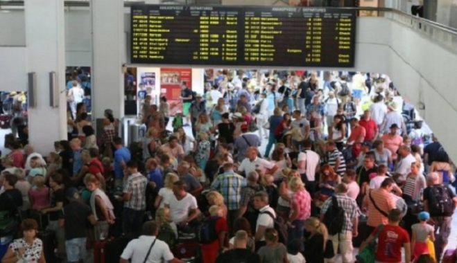 Τουριστικές «προσγειώσεις» ρεκόρ το 2019  - Η μεγαλύτερη ποσοστιαία αύξηση σημειώνεται στην Κάρπαθο κατά 8,5% και ακολουθεί η Ρόδος και η Κως