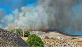 Σε εξέλιξη πυρκαγιά που σύμφωνα με πληροφορίες ξεκίνησε από περιοχή Βουτσάνι της Καλύμνου και έχει κατευθυνθεί με μεγάλη ταχύτητα προς Νότια