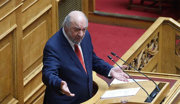 Γ.Νικητιάδης: «Οι τιμές δεν πέφτουν με θεατρινισμούς και παραστάσεις»