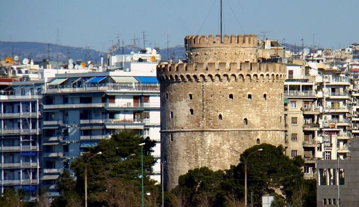 Απίστευτη επίθεση κατά ελεγκτών: Ο ιδιοκτήτης της ταβέρνας παρότρυνε τους πελάτες να τους λιντσάρουν!